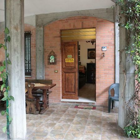 Al Parco Bed & Breakfast Curtatone Екстериор снимка